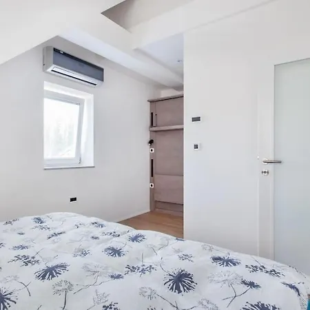 Apartment On Ljubljana Riverbank - Svetla Tocka *