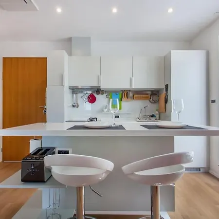 Apartment On Ljubljana Riverbank - Svetla Tocka Lublaň