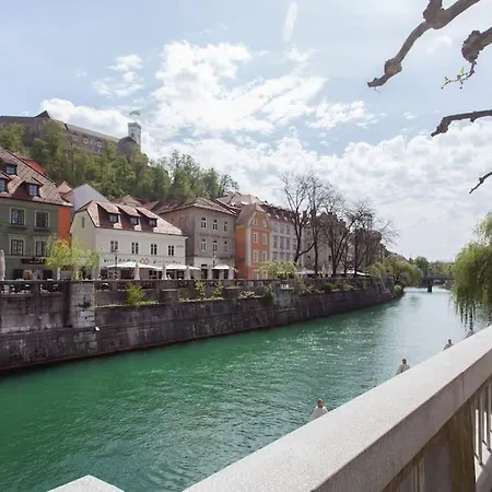 Apartmán Apartment On Ljubljana Riverbank - Svetla Tocka